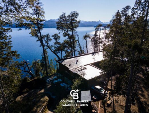 Residencia contemporánea en AKOL Barrio Náutico · 431 m² · Costa de lago · Villa La Angostura