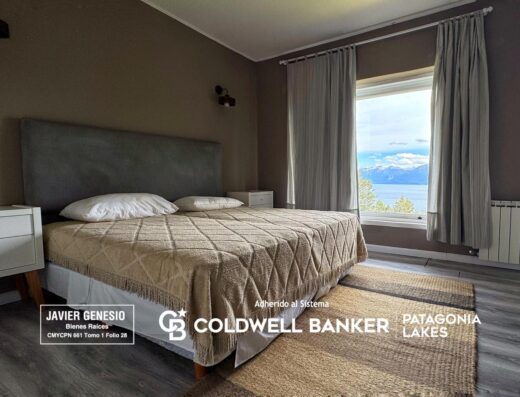 Residencia de Lujo con Vista Panorámica al Lago — 278 m² en Barrio Parque Arauco, Villa La Angostura